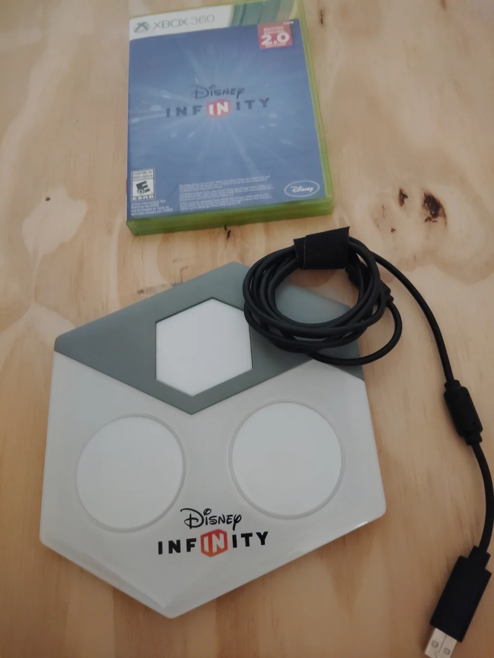 Disney Infinity USB Base for Xbox 360 - White and Gray